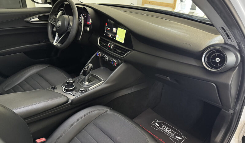 
Alfa Romeo Giulia 2.2 TD 180CV Sport full									