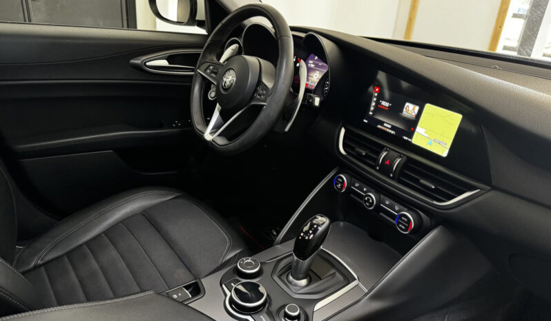 
Alfa Romeo Giulia 2.2 TD 180CV Sport full									