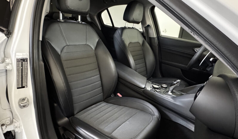 
Alfa Romeo Giulia 2.2 TD 180CV Sport full									