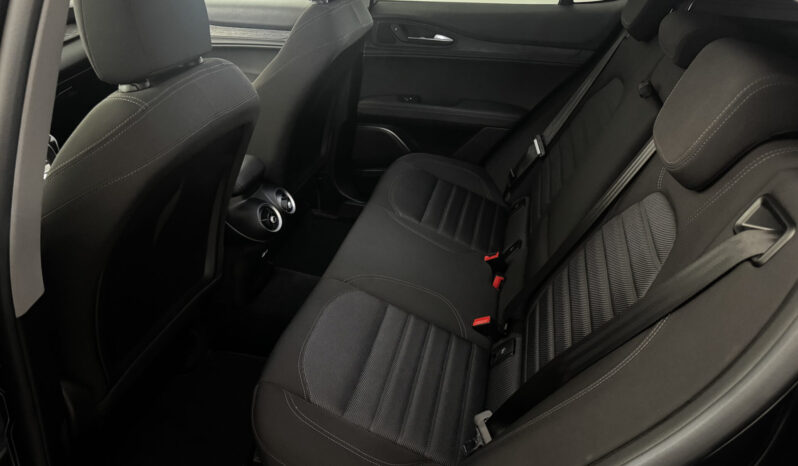 
Alfa Romeo Stelvio 2.2 TD Q4 190CV full									