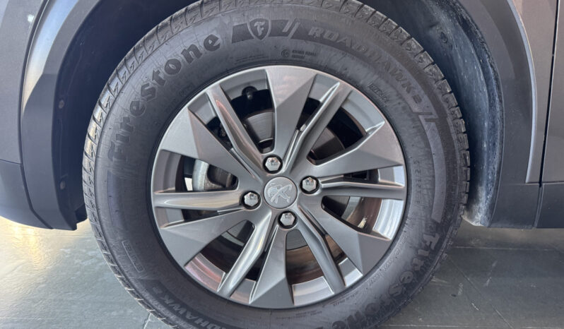 
Peugeot 2008 1.2 130CV Active full									