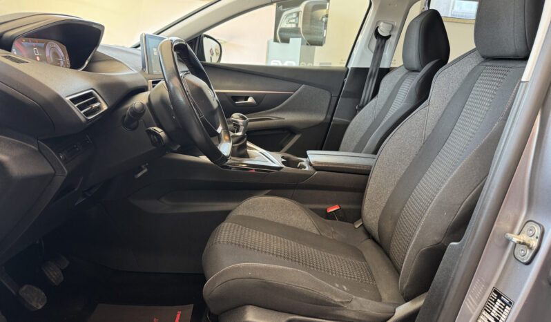 
Peugeot 3008 BlueHDi 130CV full									