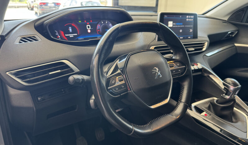 
Peugeot 3008 BlueHDi 130CV full									