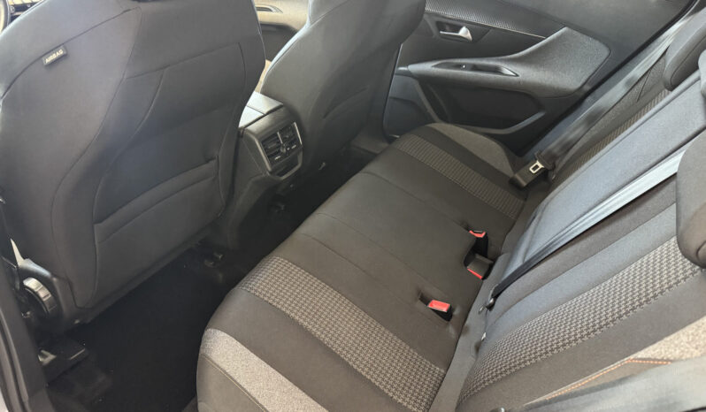 
Peugeot 3008 BlueHDi 130CV full									