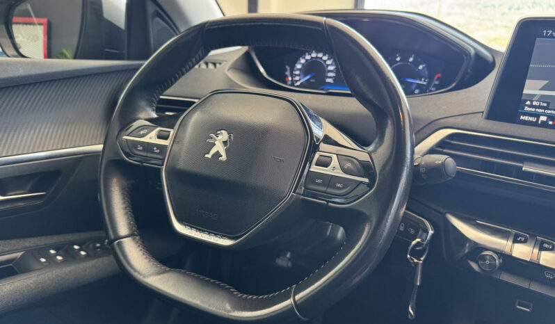 
Peugeot 3008 BlueHDi 130CV full									