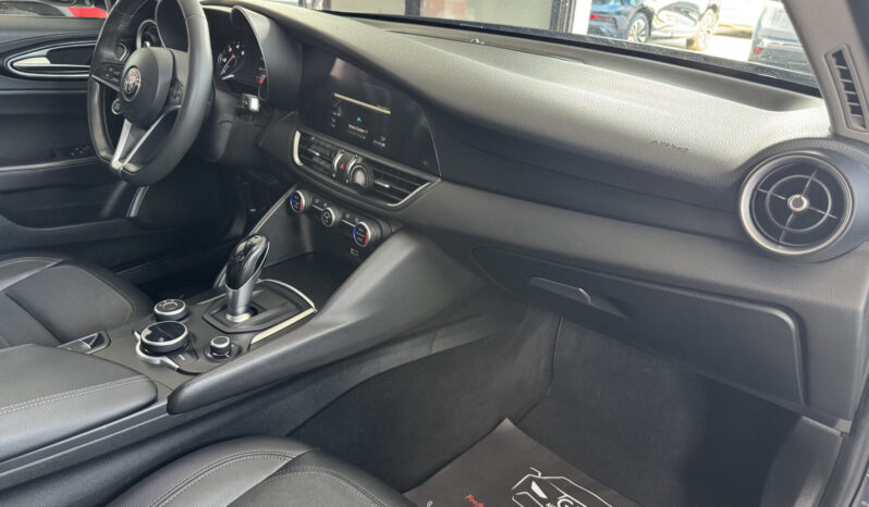 
Alfa Romeo Giulia 2.2 Turbodiesel 180CV full									