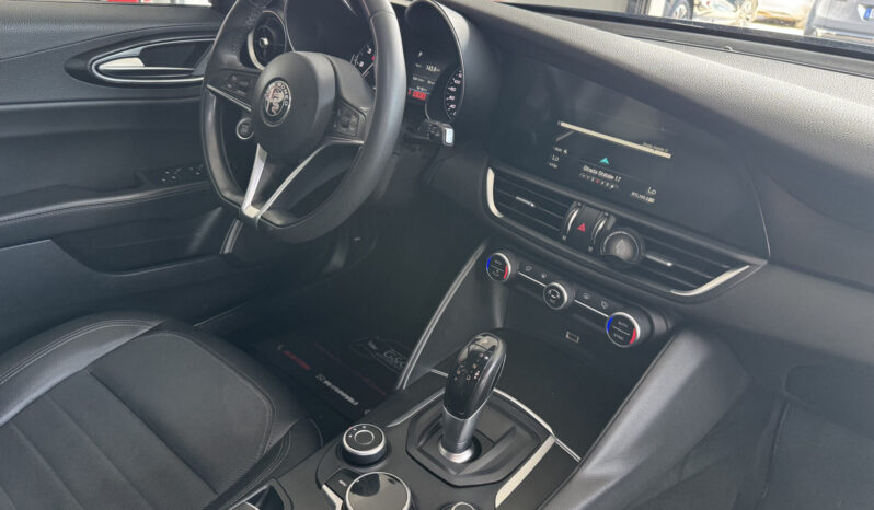 
Alfa Romeo Giulia 2.2 Turbodiesel 180CV full									
