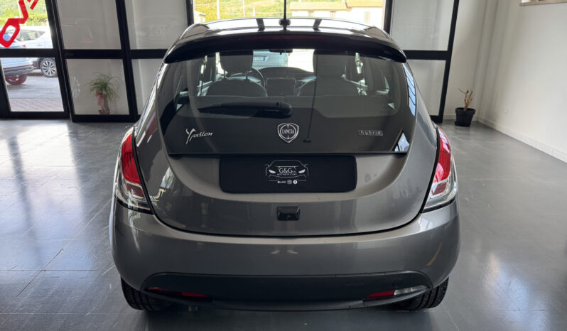 
Lancia Ypslon 1.0 FireFly Hybrid Gold full									