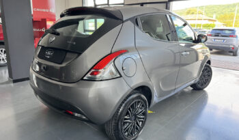 
Lancia Ypslon 1.0 FireFly Hybrid Gold full									