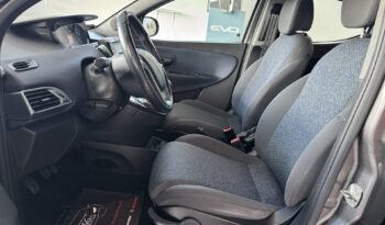 
Lancia Ypslon 1.0 FireFly Hybrid Gold full									