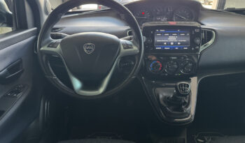 
Lancia Ypslon 1.0 FireFly Hybrid Gold full									
