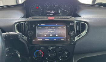 
Lancia Ypslon 1.0 FireFly Hybrid Gold full									