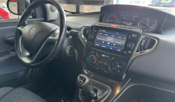 
Lancia Ypslon 1.0 FireFly Hybrid Gold full									