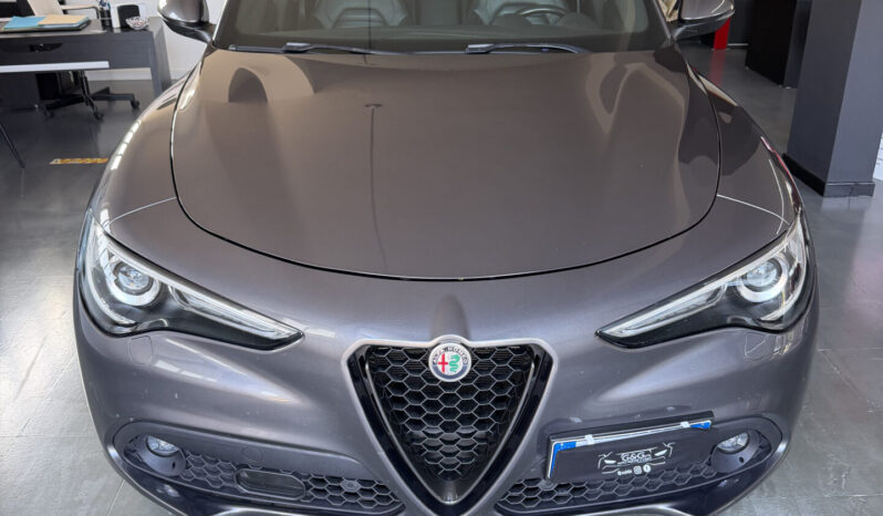 
Alfa Romeo Stelvio Veloce 2.2 Turbo 210CV full									