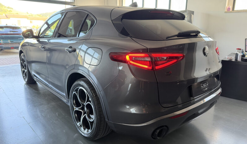 
Alfa Romeo Stelvio Veloce 2.2 Turbo 210CV full									
