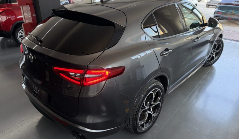 
Alfa Romeo Stelvio Veloce 2.2 Turbo 210CV full									