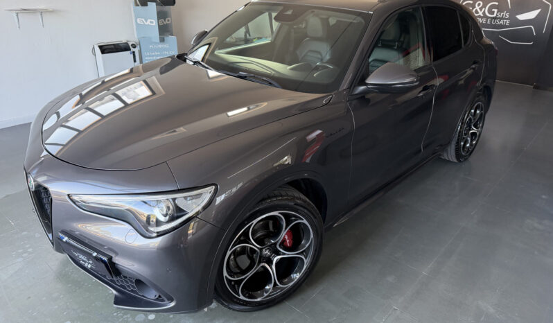 
Alfa Romeo Stelvio Veloce 2.2 Turbo 210CV full									
