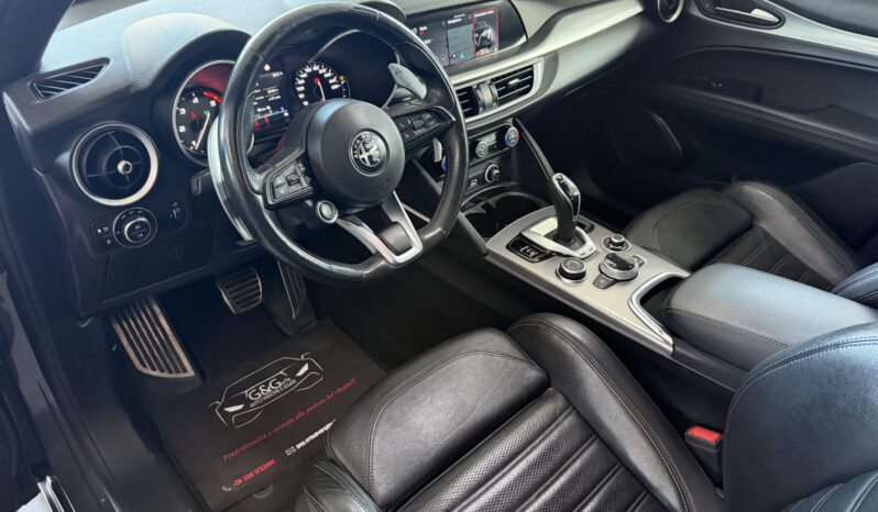 
Alfa Romeo Stelvio Veloce 2.2 Turbo 210CV full									