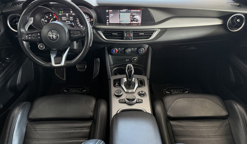 
Alfa Romeo Stelvio Veloce 2.2 Turbo 210CV full									