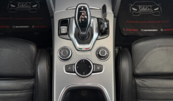 
Alfa Romeo Stelvio Veloce 2.2 Turbo 210CV full									