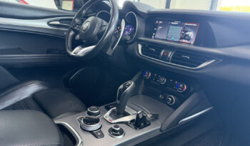 
Alfa Romeo Stelvio Veloce 2.2 Turbo 210CV full									